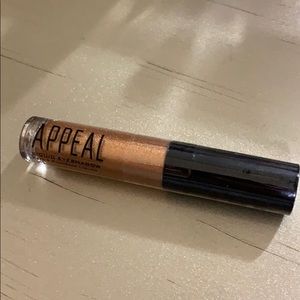 Liquid eyeshadow